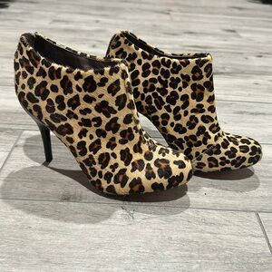Cheetah print heels - size 7